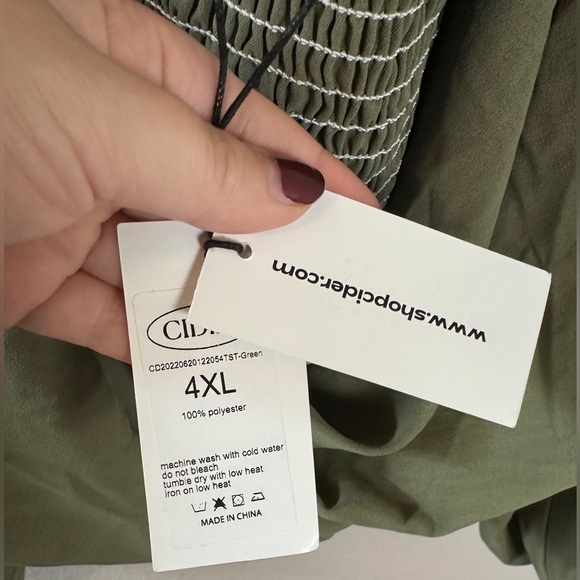 NWT Cider solid shirred dark green women’s crop blouse  puffy sleeves size 4XL - Picture 5 of 8